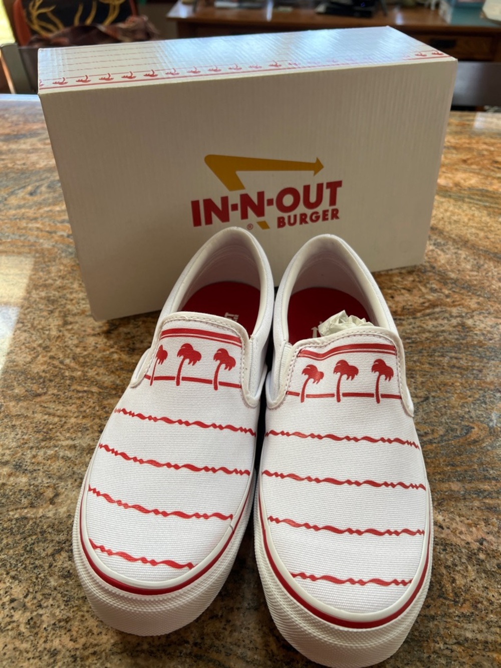IN-N-OUT Burger Palm Tree Slip-On Sneakers - White & Red. NEW IN BOX MENS SZ 9